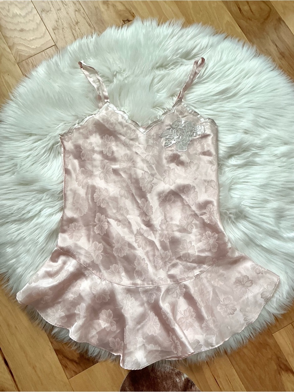 Victoria's Secret Vintage Pale Pink Satin Floral Slip Chemise Size Medium